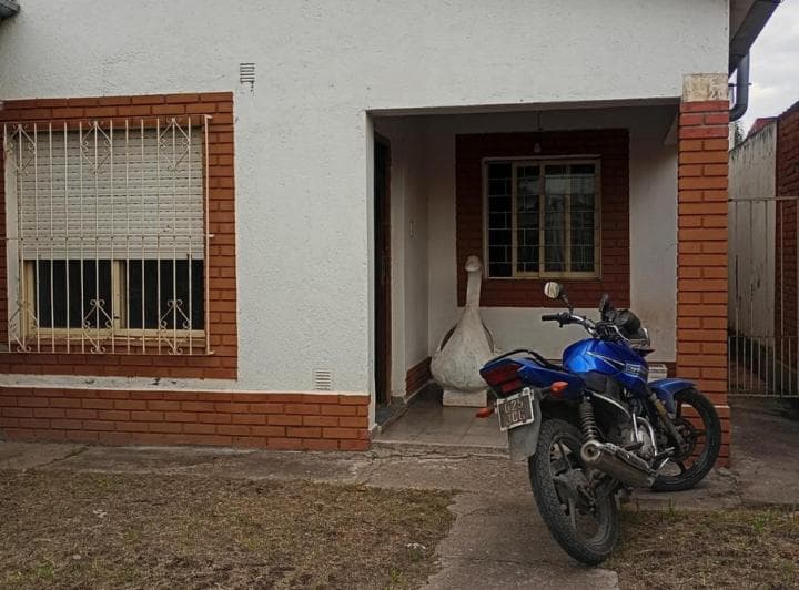 En Venta Casa 2 Dorm. Barrio Apem - Las Talitas - 4