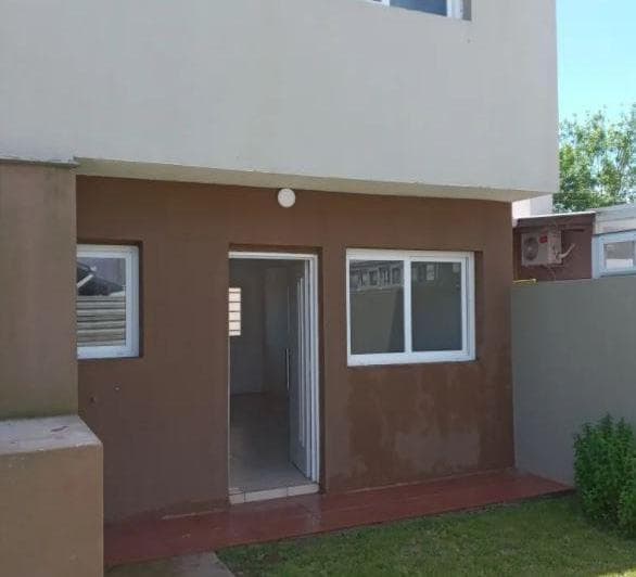 Dúplex en Venta - 2 Dorm. 1 Baño - Cochera - 100 m² - Necochea - 3