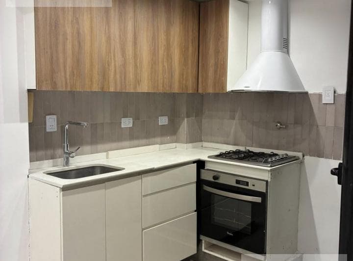 Vende 2 Ambientes Refaccionado con 2 Patios y Expensas Bajas - 3