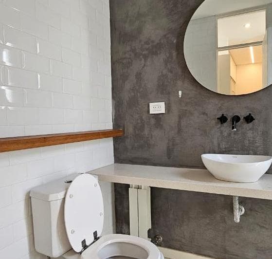 Casa en Venta - 3 Dorm. 3 Baños - City Bell - 2