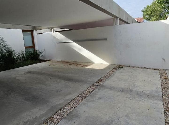 Casa en Venta - 3 Dorm. 3 Baños - City Bell - 4