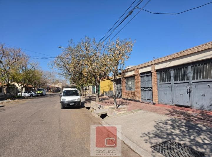 Cocucci Inmobiliaria Vende Casa en Maipu - 4