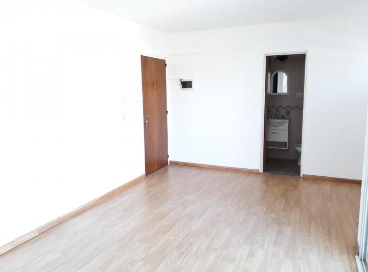 Alquiler Monoambiente Amplio - Zona Heca - 2
