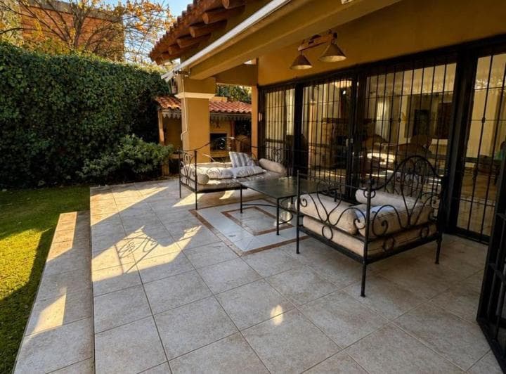 Casa en Alquiler - 3