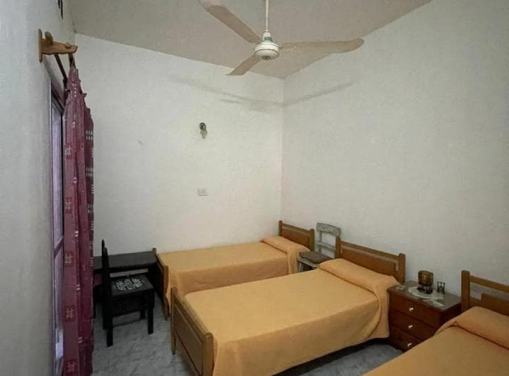 Casa en Venta - 4 Dorm. 2 Baños - 200 m² - Azul - 5