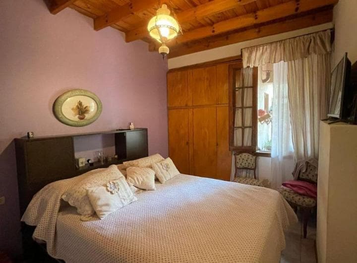 Casa en Venta - 4 Dorm. 2 Baños - 200 m² - Azul - 4