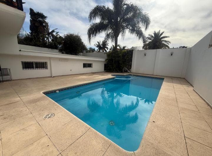 Departamento en Venta de 3 Amb con Pileta y con Cochera Apto Crédito - 2