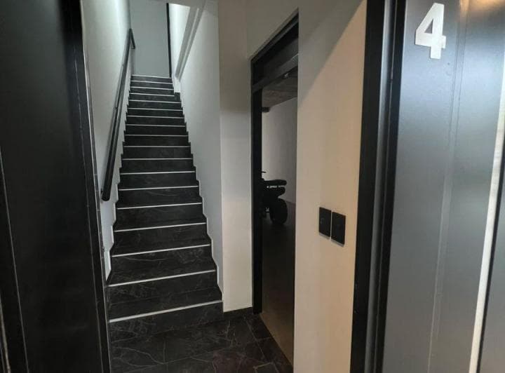 Villa Luro. Pola 900 Triplex/ph 4 Amb. 2 Cocheras Balcon y Patio - 3