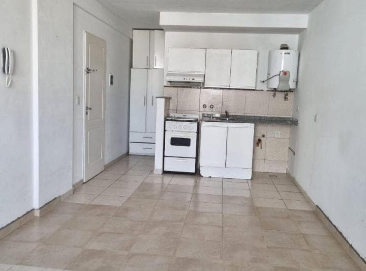 En Venta Depto Monoambiente C/balcón Urquiza 1074 Piso 7, Barrio Centro Rosario - 2