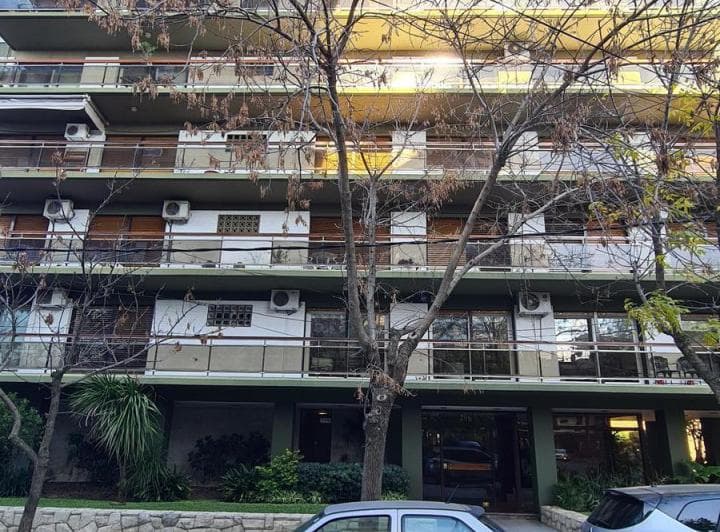 Bajo de Precio - Oportunidad Real! - Piso en Venta · 4 Amb. con Cochera - La Lucila Lib. Al Rio - 2