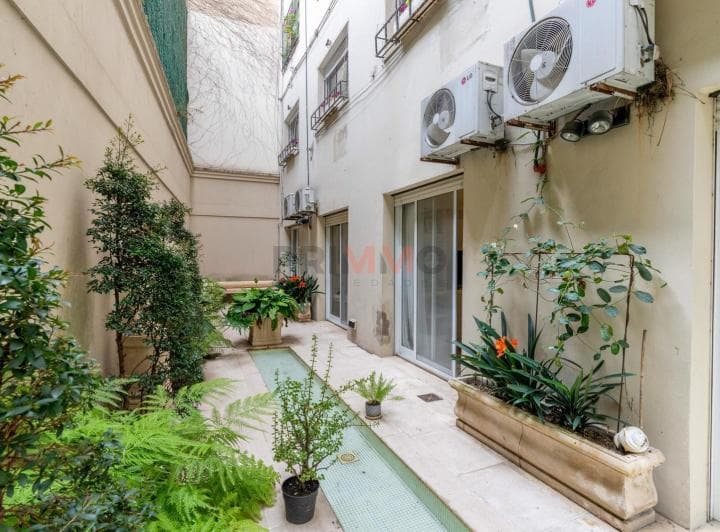 Venta Departamento en Recoleta de 3 Ambientes con Dependencia de Servicio. - 5