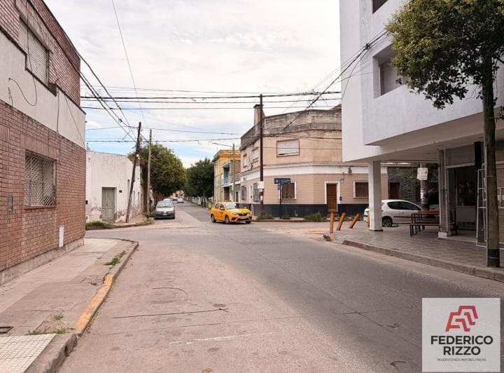 Vendo Departamento 1 Dormitorio en Barrio Güemes. Bolivar 778 - 3