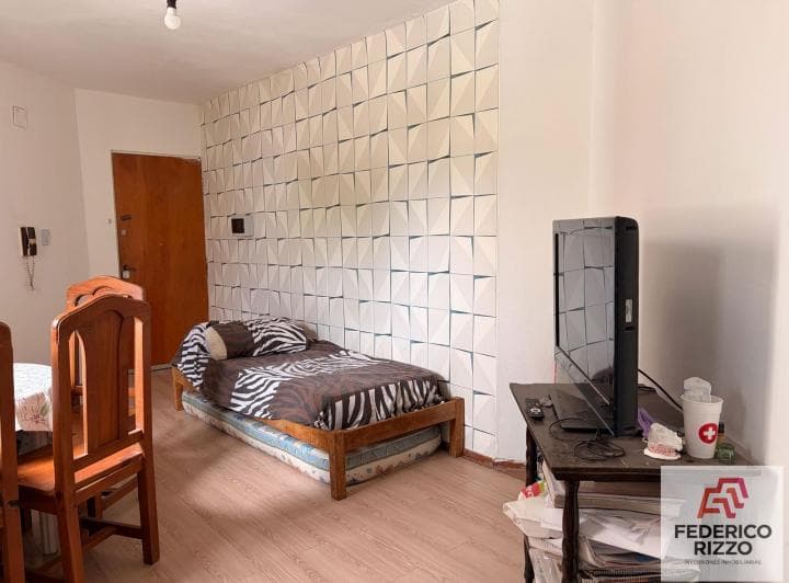 Vendo Departamento 1 Dormitorio en Barrio Güemes. Bolivar 778 - 4