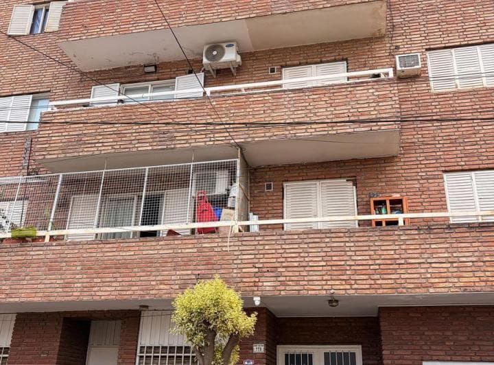 Vendo Departamento 1 Dormitorio en Barrio Güemes. Bolivar 778 - 2