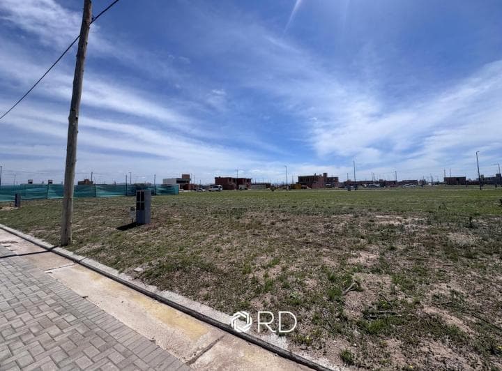 Lote en Venta | Abras de Manantiales | 250 m² Residencial | Fondo Norte y Ubicación Central - 4