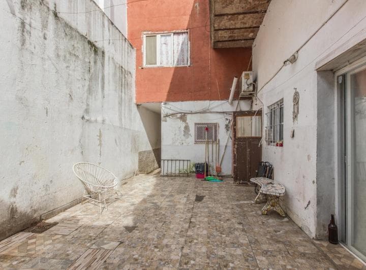 Casa Sobre Lote Propio de 7 Ambientes a Reciclar en Chacarita - 3