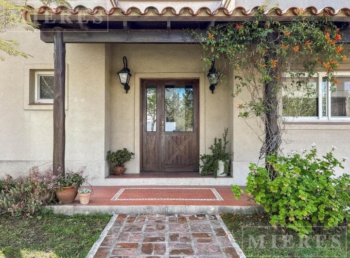 Casa en Venta Sobre Lote Interno en Santa Catalina, Villa Nueva - 5