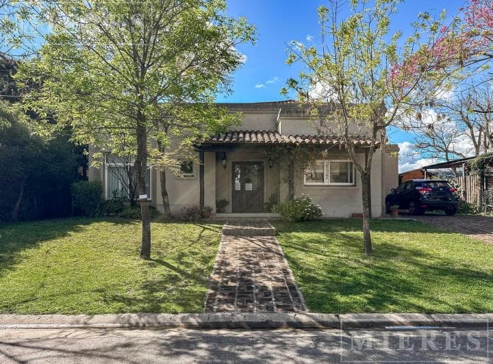 Casa en Venta Sobre Lote Interno en Santa Catalina, Villa Nueva - 4