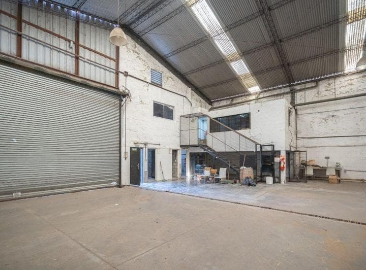 Venta Galpon Moreno Frente Universidad Lote 850 m² - 3