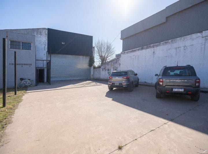 Venta Galpon Moreno Frente Universidad Lote 850 m² - 2