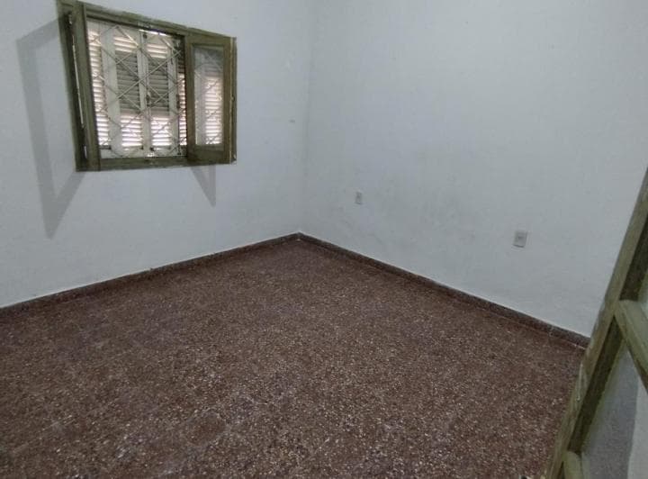Casa de 2 Dorm. en B° Refineria. - 5
