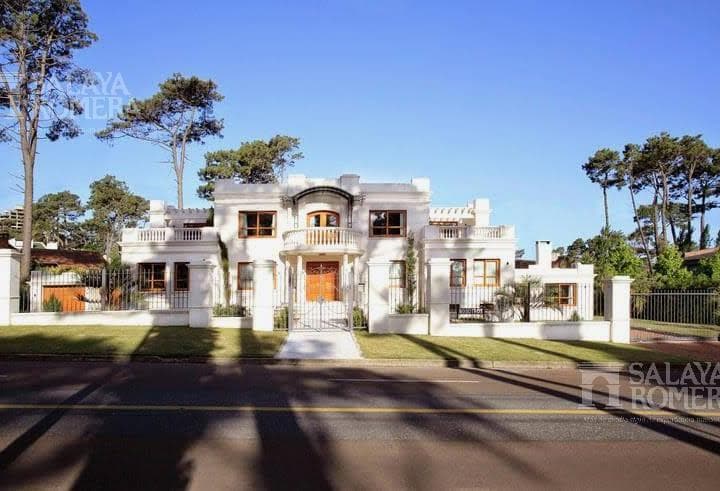 Venta Casa 5d / 7b, a Tres Cuadras de Playa Mansa Sho - 2