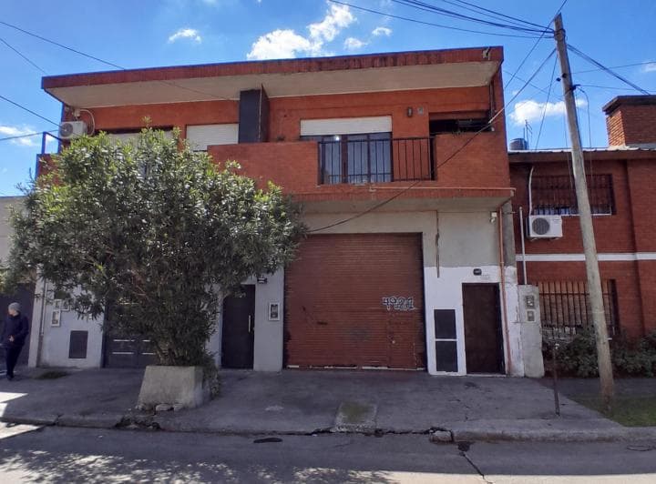 Alquiler Departamento Tipo PH 4 Ambientes Sin Expensas Caseros - 2