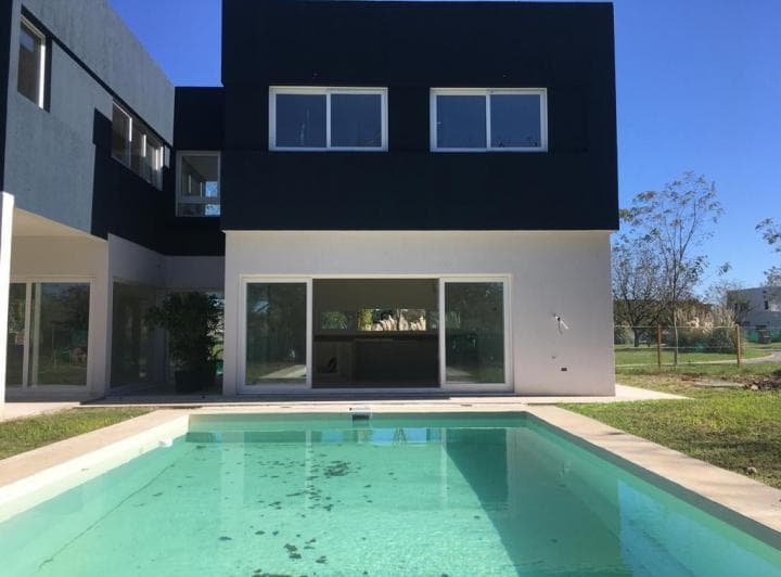Muy Linda Casa en Alquiler en El Barrio San Matias, Escobar - 2