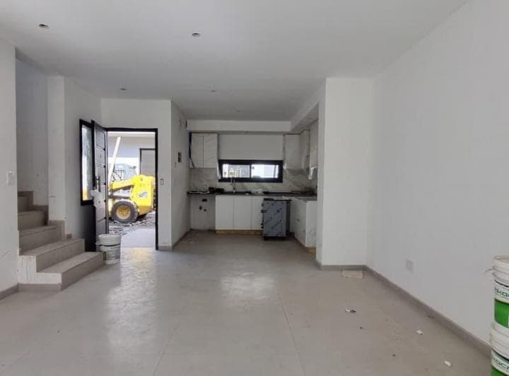 Duplex Tipo Casa con Jardin en Complejo Cerrado Hurlingham - 4