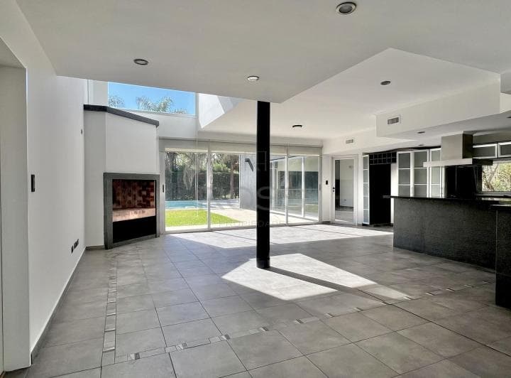Casa 280 m² | Suite en Pb | Pileta | Quincho con Parrilla - Barrio Cerrado Santa Ana - 4