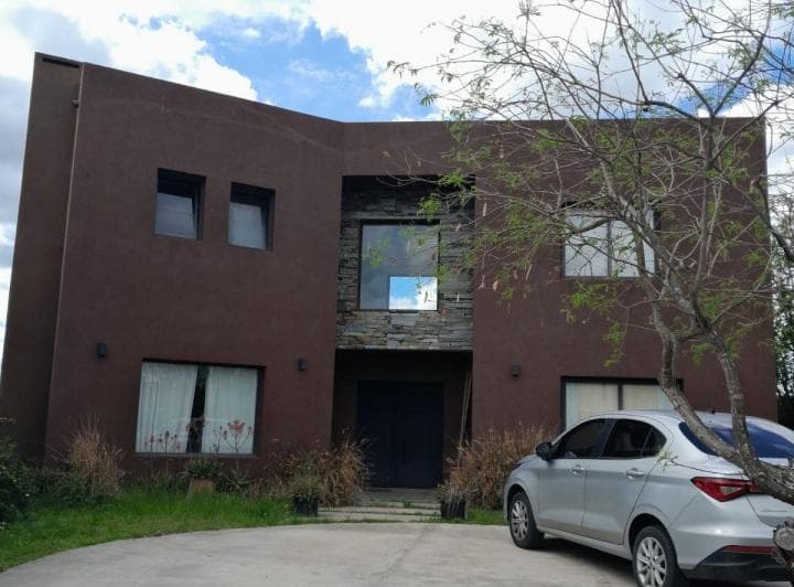 Casa Sobre Lote de 800 m² con 3 Dorm. en Venta en El Cantón Norte - 2