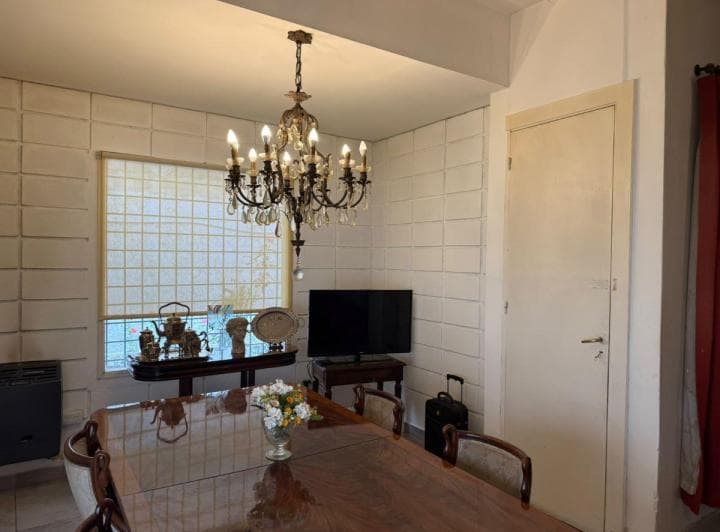 Hermosa Casa/ Almirante Brown N°1825 - 3