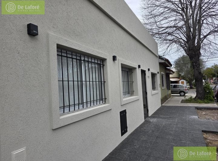 Venta - Casa 4 Amb. Reciclada a Nuevo en San Isidro, Apto Crédito, 2 Baños, Terraza con Parrilla - 4