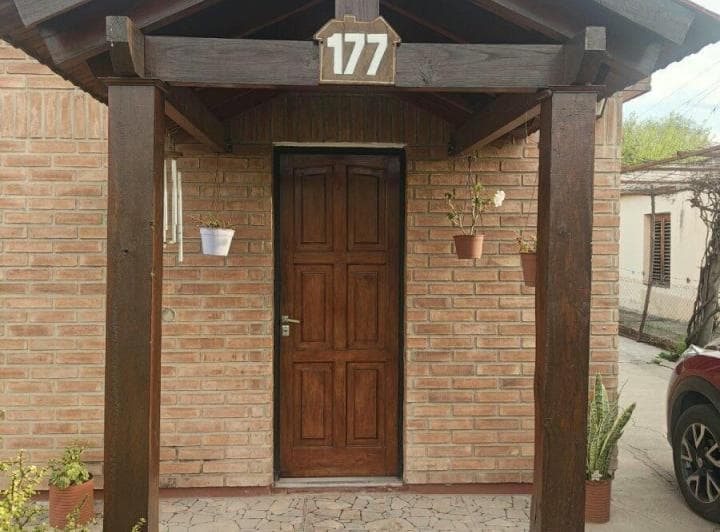 Casa en Venta Barrio Guiñazú 3 Dorm. - 2