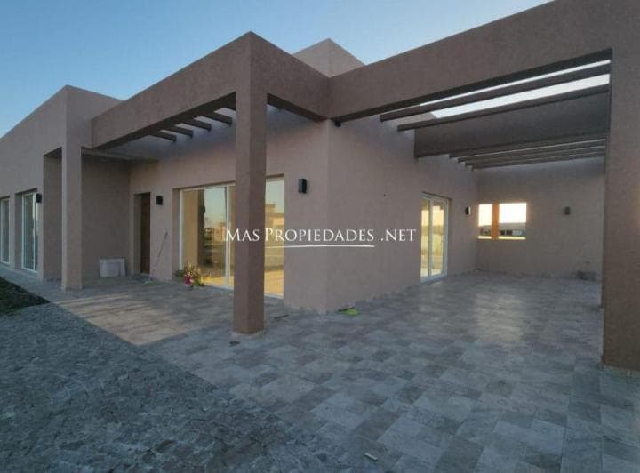 Venta Casa en San Simón 3 Dorm. - 5