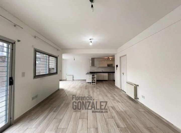 Alquiler Departamento de 3 Ambientes con Cochera en Barrio Naon Mataderos - 2