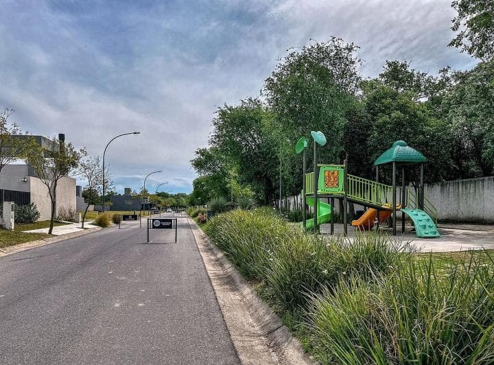 Lote en Venta 360 m² Apto Dúplex en Barrio Cerrado La Luisita, Zona Sur - 5
