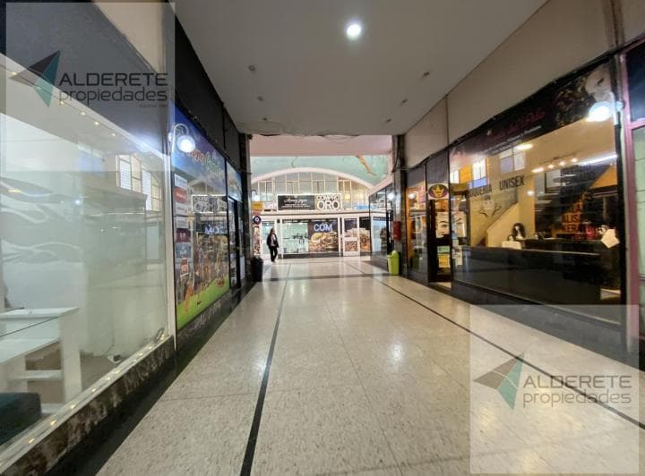 Venta de Local Comercial en Galeria en Flores - 3
