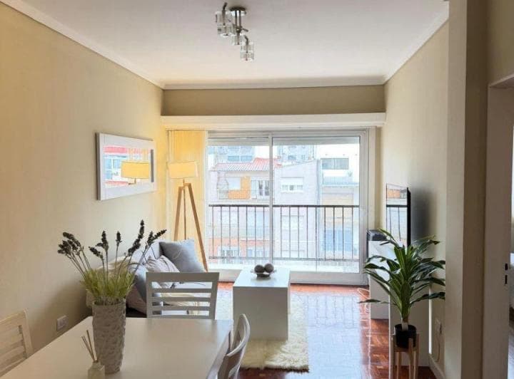 Venta Departamento 3 Ambientes con Balcón. Zona Centro - 2