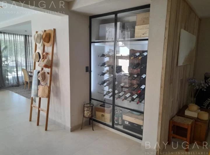 Venta I Importante Propiedad en Saint Thomas Oeste - Canning - 3