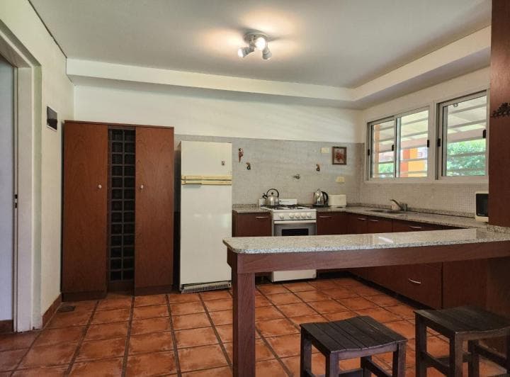 Casa en Venta a Reciclar en Robles del Monarca, Pilar. - 4