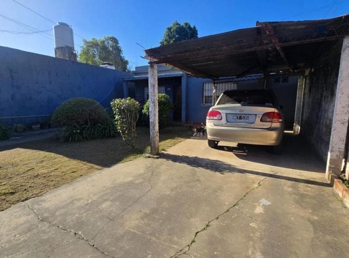 Casa de 3 Ambientes con Amplio Parque y Entrada Para Varios Autos - 3