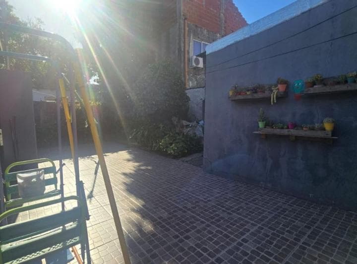 Casa de 3 Ambientes con Amplio Parque y Entrada Para Varios Autos - 5