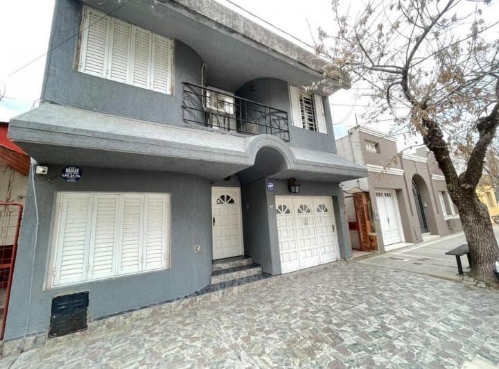 Casa 4 Dorm. + Cochera - Alquiler o Venta. - 2