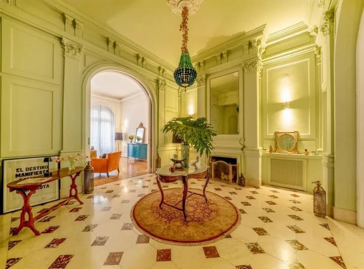Casa Estilo Francés en Recoleta con Patio y 4 Cocheras - 5