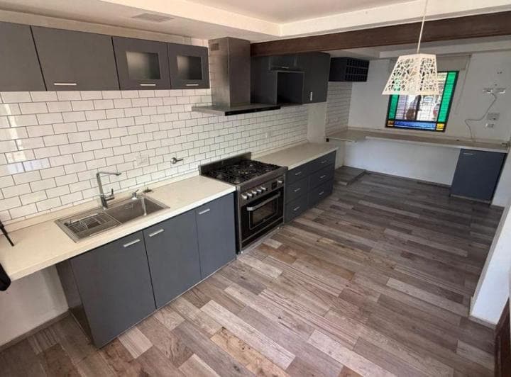 Vendo, Casa, Unquillo 3 Dorm, Cochera Doble, Quincho y Pileta - 3