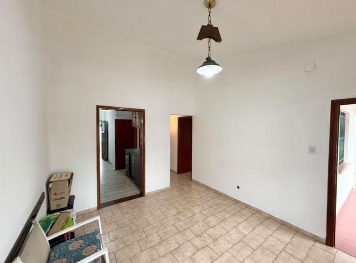 Casa a La Venta en Alto Alberdi de 2 Dorm. - 5