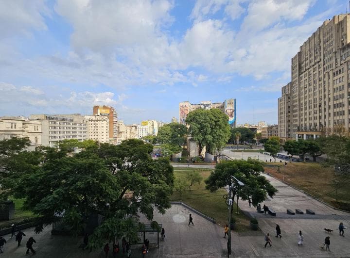 Venta Oficina Recoleta: Ambiente Único Divisible: 3 Ó 4 Oficinas/consultorios - Apto Crédito - 5