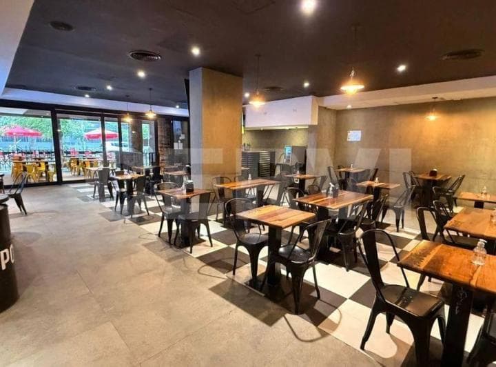 Local Gastronómico 333 m² con Renta Activa, Ante Esquina - Blanco Encalada y Libertador | Cervi Vende - 3
