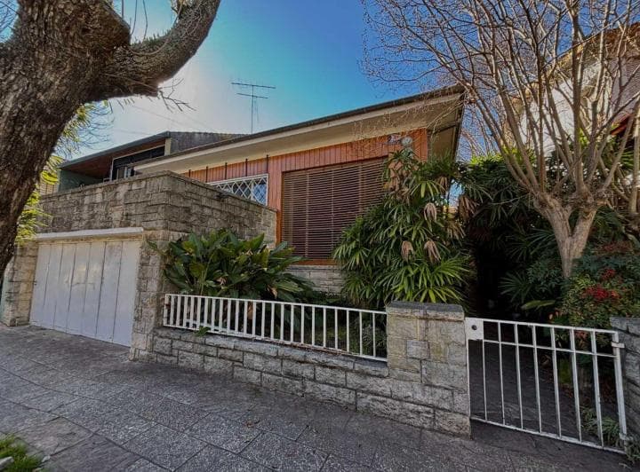 Venta Casa 6 Ambientes Vicente Lopez con Parque - 2